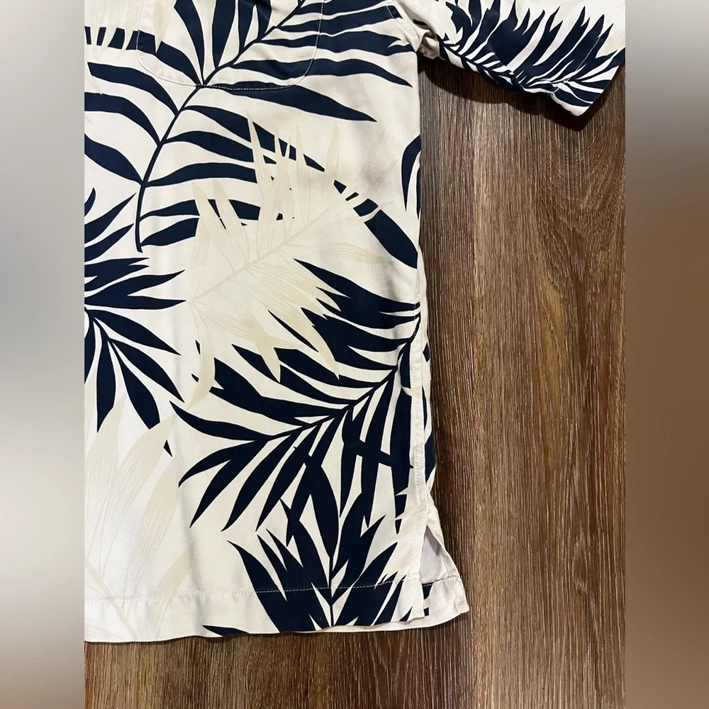 Hilo Hattie Silk Hawaiian Shirt Blue Palm Leaf Aloha Camp Collar Medium - Picture 5 of 12